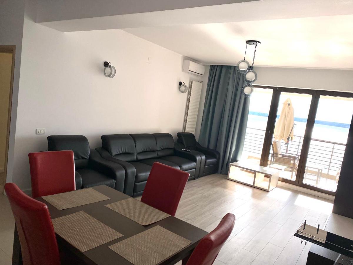 Amazing View Apartment Mamaia Exterior photo